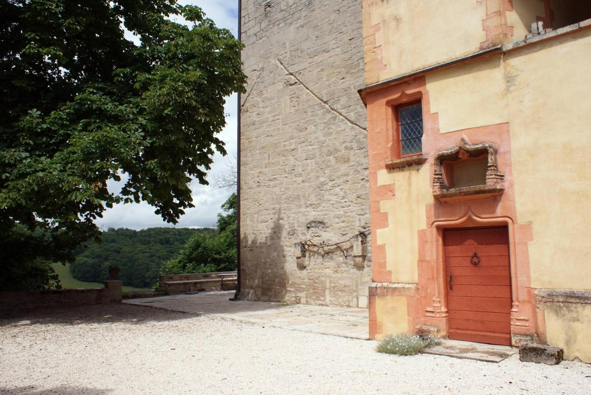 Chateau De Champrenault, Voyagez Dans Le Temps Luaran gambar