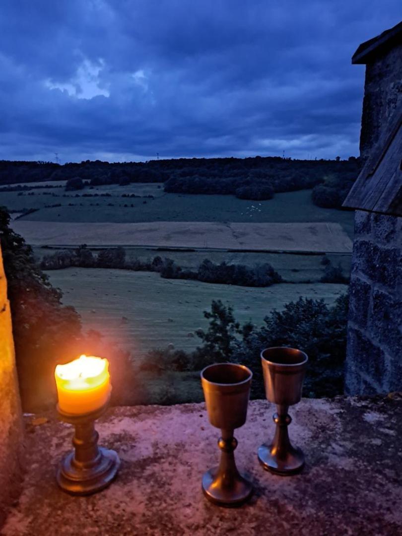 Chateau De Champrenault, Voyagez Dans Le Temps Luaran gambar